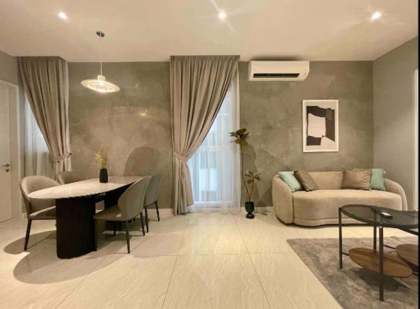 Apartemen Quill Luxury 3pax Designer By Hausome *