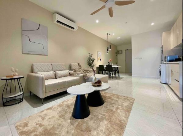 Apartemen Quill Luxury 3pax Designer By Hausome Kuala Lumpur